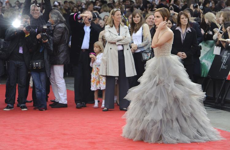 Emma Watson i fuld figur i London. 