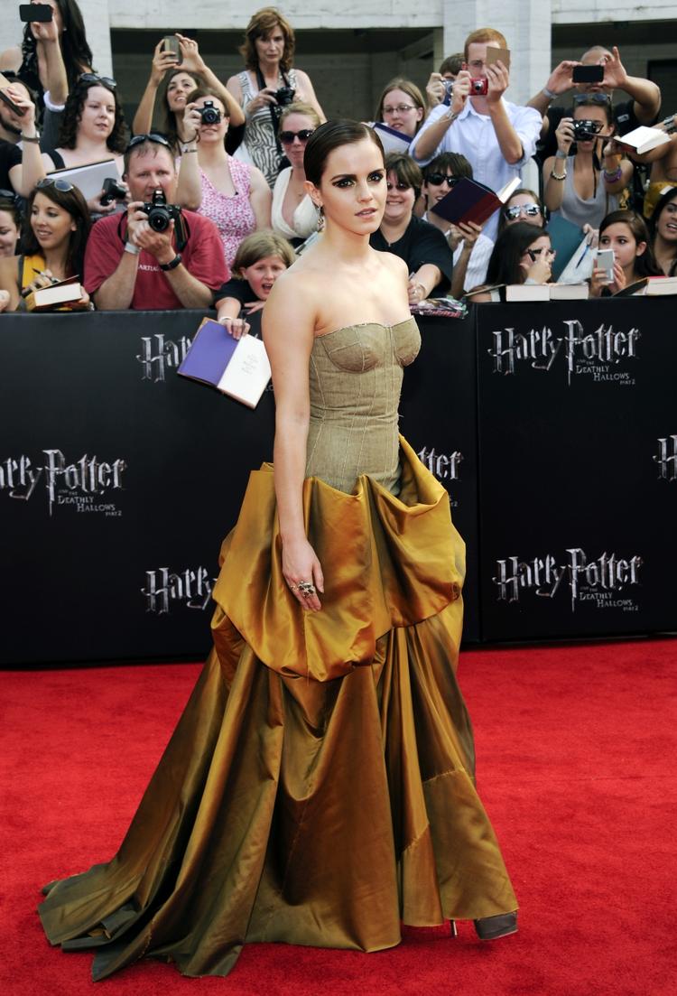 Og vi slutter med endnu et billede af Emma Watson, denne gang til premieren i Paris. 