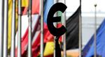 Krise. Den fælles valuta, euroen, er i dyb krise. Flere euro-lande har store gældsproblemer og markederne reagerer negativt. 