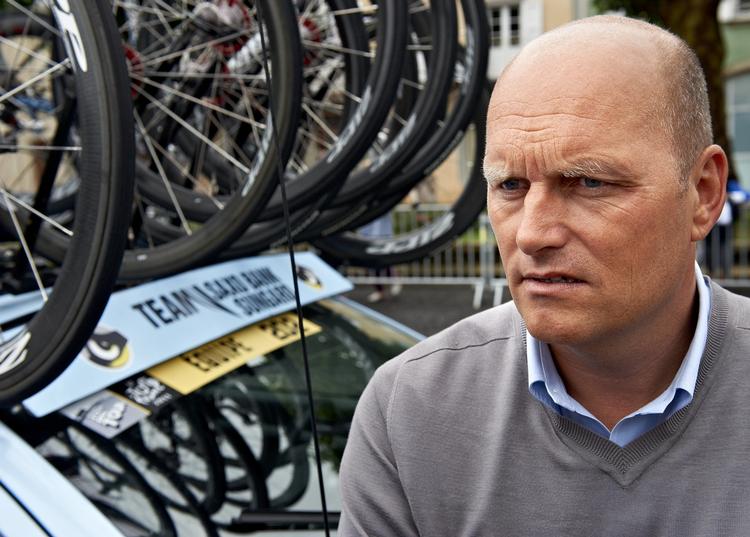 Opsang. Bjarne Riis er utilfreds med en del af sine ryttere. De sidder ikke, hvor de skal. 