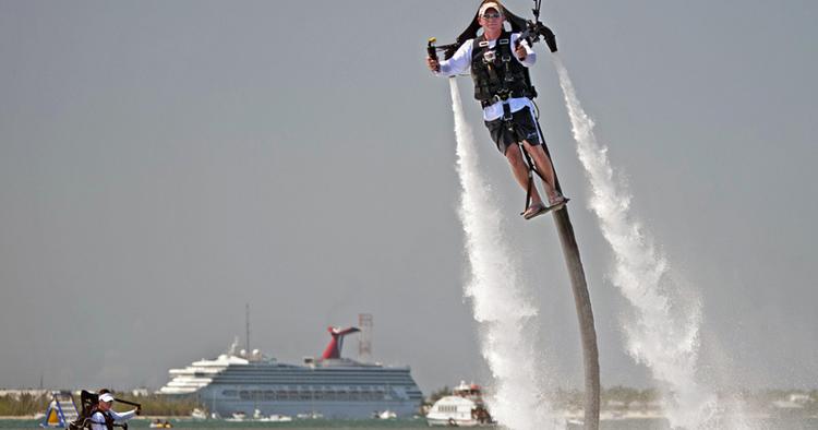 OPTUR. Du kan prøve at flyve med JetPack i Florida Keys. 