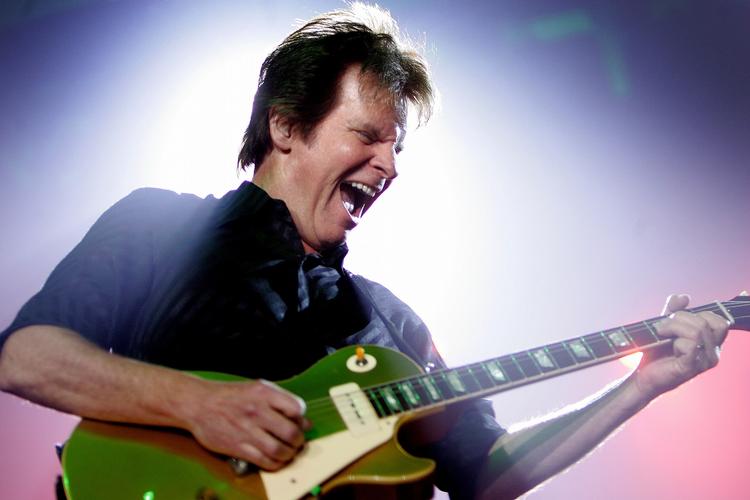 Genforening. John Fogerty er klar til at lytte til bandmedlemmer. 
