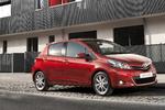 Revideret. Toyota Yaris i nyt design. Bemærk den todelte kølergrill, som skulle blive et stiltræk også på andre modeller fra Toyota. 