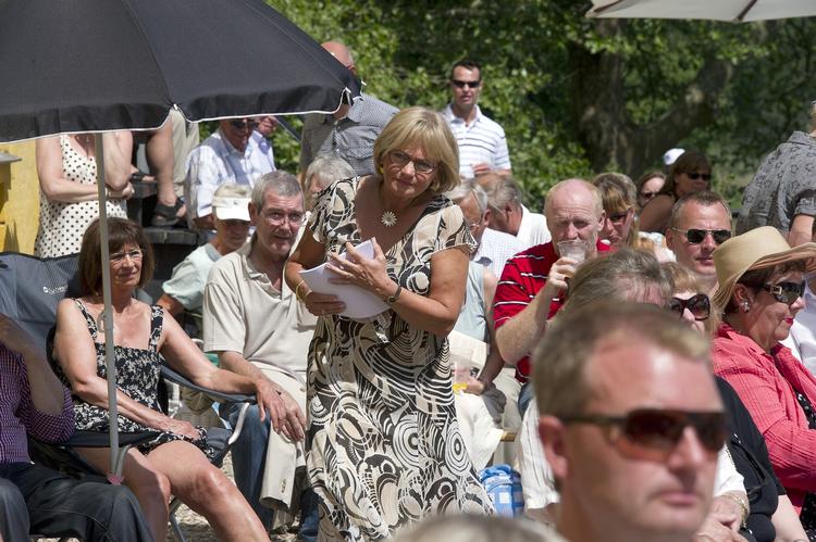 Støtte. Der er altid godt med publikummer, når Pia Kjærgaard holder grundlovstale. Men hendes vælgere burde tænke sig lidt mere om, mener skribenten. 