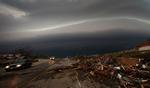 Ekstremt. I de kommende hundrede år kommer mere ekstremt vejr: Orkaner, tornadoer, skybrud og ekstreme temperaturer bliver normen. 