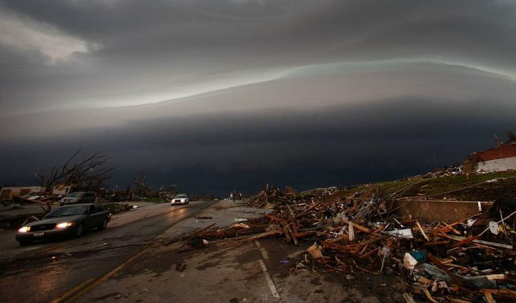 Ekstremt. I de kommende hundrede år kommer mere ekstremt vejr: Orkaner, tornadoer, skybrud og ekstreme temperaturer bliver normen. 