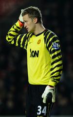 bekymret. Danske Anders Lindegaard får måske uventet konkurrence fra tysk klassemålmand i Manchester United. 