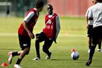 DEBUTANTER. Pape Diouf (midt) og tre andre spillere kan få deres første offiecielle kamp for mesterholdet FC København i dag. 