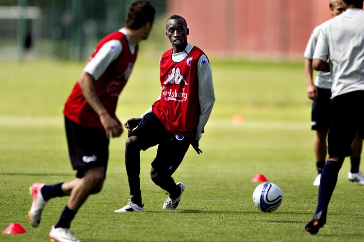 DEBUTANTER. Pape Diouf (midt) og tre andre spillere kan få deres første offiecielle kamp for mesterholdet FC København i dag. 