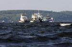 Tragedie. Et russisk bjergningsmandskab er i gang med at hævde den båd, der sank på floden Volga sidste søndag. 130 personer menes omkommet ved forliset. 