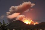 AKTIVITET. Den indonesiske vulkan Mount Lokon gik torsdag i udbrud efter mange års inaktivitet. 