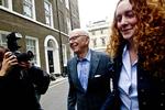 Taget. Rebekah Brooks vidste ifølge sin talsmand ikke, at hun ville blive anholdt, da hun tidligere i dag mødte op for at hjælpe politiet med efterforskningen af hacking-skandalen, der lige nu ruller i Storbritannien. 