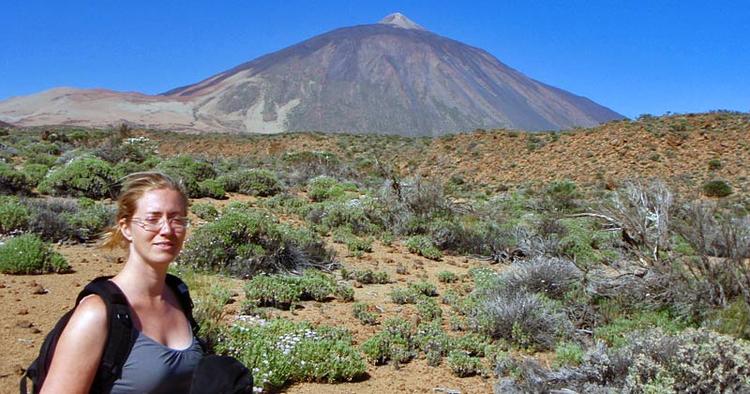 UDFORDRING. Forfatteren med Tenerife-vulkanen Teide i baggrunden. 