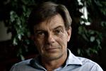Kunststøtte. Lars Liebst, formand for kunststøtteudvalget, vil gerne være med til at luge ud i de paradokser, der præger kunststøtten, men vil ikke forholde sig til Jens Christian Grøndahls konkrete forslag. 