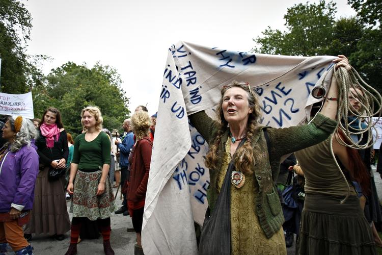 Blokade. Aktivister er stadig i gang med at stoppe myndighederne i at fælde træer ved Østerild. Dette billede er dog et par dage gammelt. 