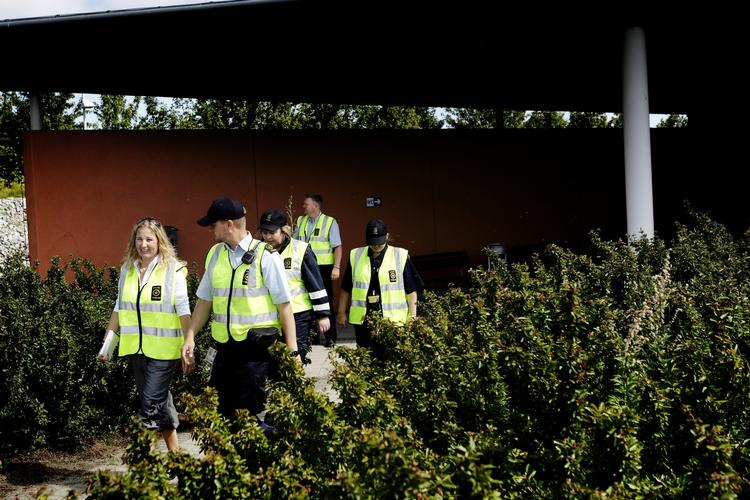 Toldertjek. EU-kommissionen var i sidste uge på besøg ved de danske grænser for at tjekke de nye toldere. Men de fik langt fra svar på deres spørgsmål. 