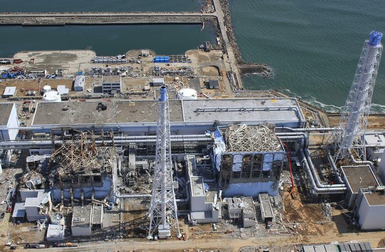 Fare. Ulykken på det japanske atomkraftværk Fukushima efter jordskælvet i marts volder stadig store problemer. I morgen forventes en tyfon at gå i land i nærheden af en af de ødelagte reaktorer. Foto: AP (arkiv) 