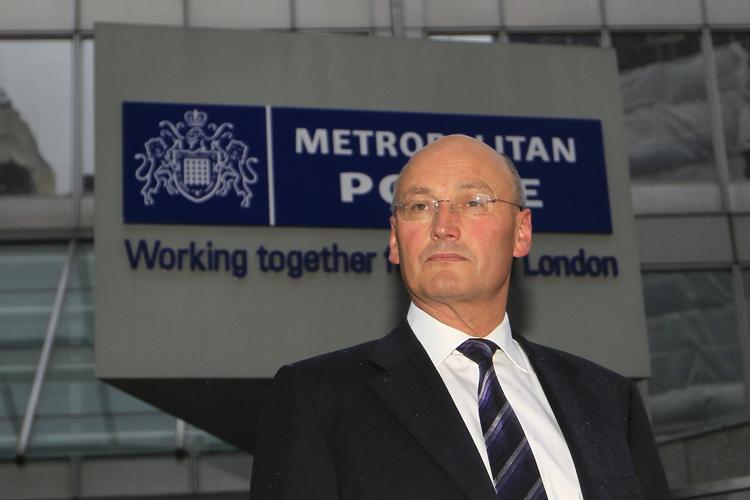Farvel. Sir Paul Stephenson, da han i går tog afsked med chefposten på New Scotland Yard. 