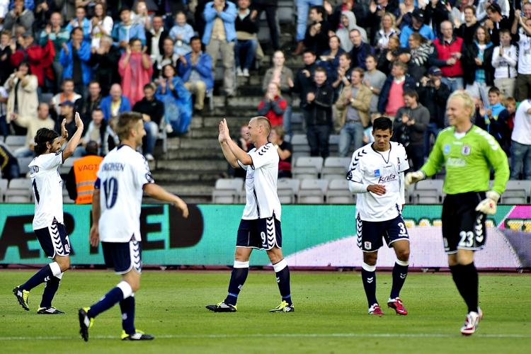 rekord. Med over 12.000 tilskuere til 2-1-sejren over Lyngby blev AGF's comebackkamp i Superligaen første rundes mest sete. 