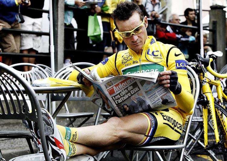 Gult. Franskmanden Thomas Voeckler erobrede den gule førertrøje forrige søndag i Saint Flour, og han bærer den stadig, når Tour de France fortsætter i dag. 