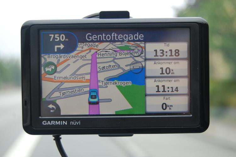GPS'en skal nok vise vej, selv om kortet ikke længere et helt nyt. Vejnettet ændres ikke ret meget i Danmark. 
