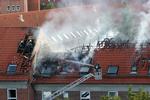 Brand. Politiet regner med, at branden på Ragnhildgade i København vil være slukket om tre timer, men efterslukningen kan tage endnu længere. 