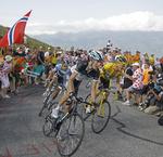 Farligt. Andy Schleck (t.v.) er utilfreds med dagens finale. 
