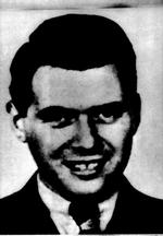 Dødsenglen. Han havde held med at flygte fra både russerne og amerikanerne, da der gik et stykke tid, før man fandt ud af, hvilke grusomme forsøg Josef Mengele havde udført på en stribe fanger i Auschwitz-Birkenau. Efter hans død fandt man en stribe dagbøger, som nu skal sælges. 