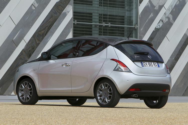 Eksklusiv. Lancia Ypsilon er en minibil, der giver mulighed for masser af luksus. Men måske til en meget høj pris. 