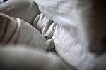 Svanemærket pletfjerne og vaskemiddel er Berits Asmussens bedste bud på JM spørgsmål. Foto: Miriam Dalsgaard 