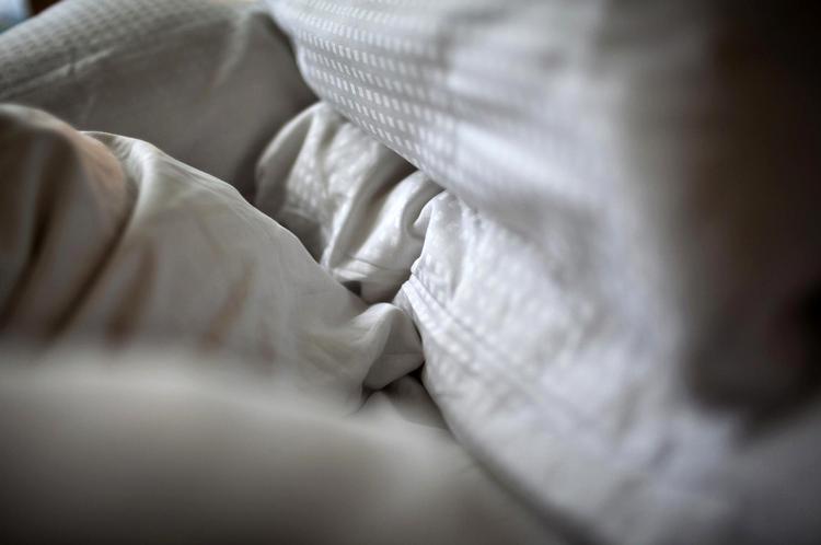 Svanemærket pletfjerne og vaskemiddel er Berits Asmussens bedste bud på JM spørgsmål. Foto: Miriam Dalsgaard 