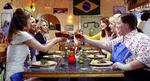 Ballade.  Fra venstre mod højre ses her Rose Byrne, Maya Rudolph, Kristen Wiig, Ellie Kemper, Wendi McLendon-Covey og Melissa McCarthy på brasiliansk restaurant i 'Brudepiger'. 