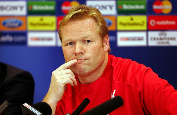 redningsmand. Kriseramte Feyenoord har ansat legenden Ronald Koeman som klubbens nye træner. 