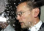 Fejl. James Murdoch siger, at han ikke kendte til afgørende mail, men den påstand bliver nu udfordret. 