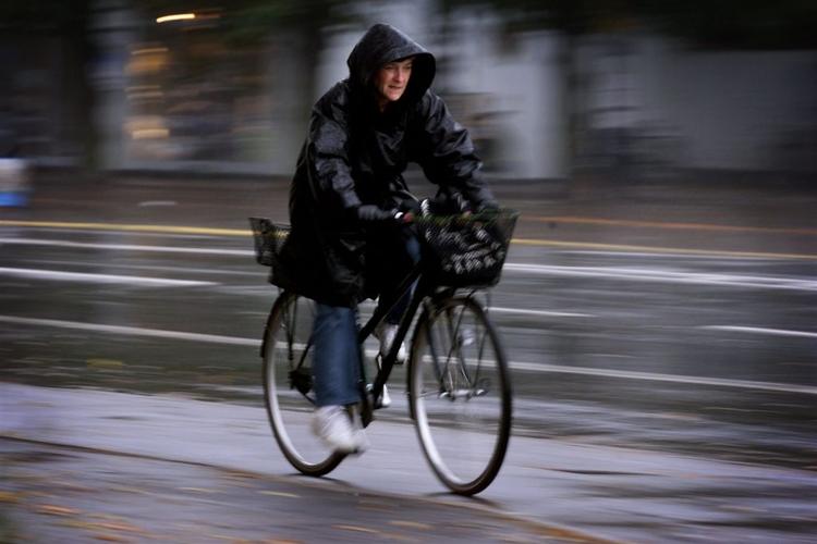 Sjællænderne får en våd nat. 