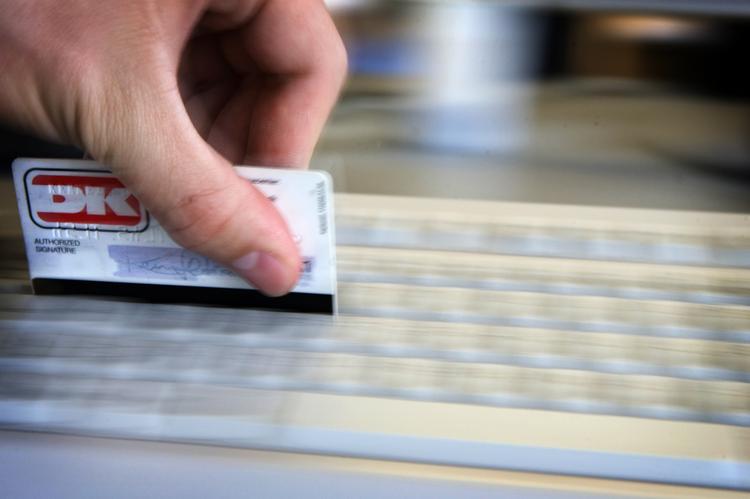 betalingskrise. Kassereren på nettet, betalingsselskabet Dibs, kører med nedsat kapacitet, hvilket betyder, at nogle kunder stort set ikke får nogen transaktioner igennem. 