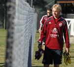 tvivlsomt. Simon Kjærs EM for U21-spillere hænger nu i en tynd tråd. 