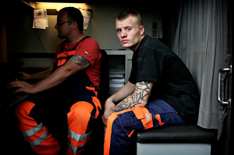 JOB. For et år siden var Simon en af rødderne i Askerød. Nu har han fået fast arbejde, og snart er hans straffeattest renset for fortidens synder. 