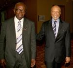 Anklaget. Jack Warner (t.v.) og Mohamed Bin Hammam (t.h.) ligner to færdige mænd i fodboldverdenen. 