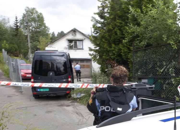 Falsk alarm. Der var ikke noget sprængstof her i huset, som Oslos politi ransagede i formiddag. 