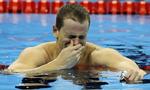 verdensmester. Følelserne brød ud i lys lue - eller i hvert fald i tårer - da Cesar Cielho Filho havde vundet guld i 50 meter butterfly. 
