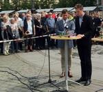 TALE. Rigmanden Petter Stordalen og AUF's formand Eskil Pedersen på Yougstorget i Oslo. 