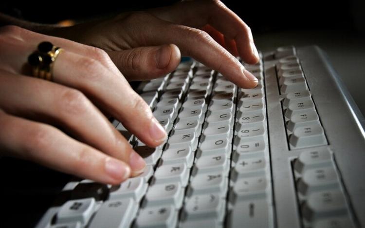 Debat. Præmissen for Justitsministeriets notat er, at internettet per se udgør en fare, og at den globale kommunikation er noget, der skal tøjles, skriver debattører. 