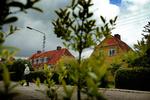Gæld. Den lave rente betyder, at danskerne er bedre til at betale af på deres gæld. 