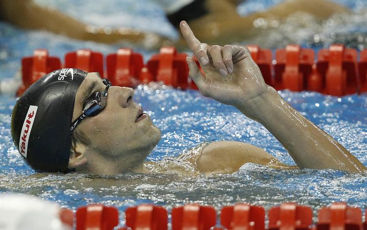VERDENSMESTER. Følelsen kan ikke være helt ny for Michael Phelps, der for femte gang blev verdensmester i 200 meter butterfly. 