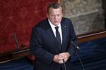 Støtte. Lars Løkke Rasmussen taler ved mindegudstjenesten i Vor Frue Kirke. 