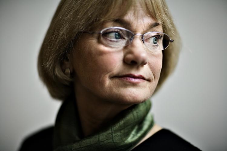 Ansvar. Hvis muslimer skal tage afstand fra 11. september, så skal Pia Kjærsgaard gøre det samme efter terroren den 22. juli, mener debattør. 
