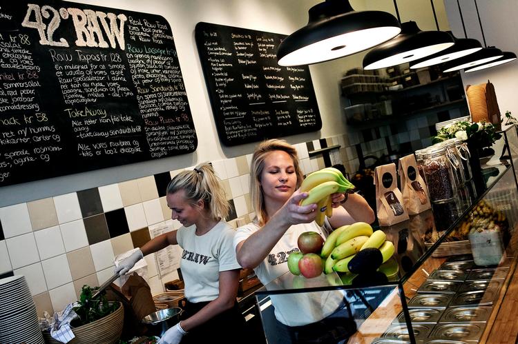 Råt. Raw 42 har bestemt konceptet og intentionerne i orden, men de smagsmæssige ambitioner indfries ikke helt endnu.