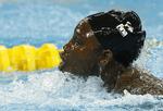blup. De 50 meter butterfly var noget af en prøvelse for 12-årige Adzo Rebecca Kpossi, men hun kom da igennem det. 