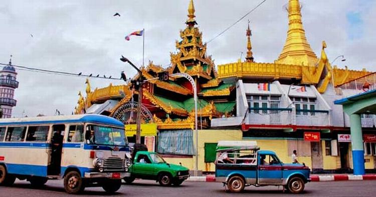 Livlig by. Yangon i Myanmar har førertrøjen på, når det gælder kultur og byliv. 